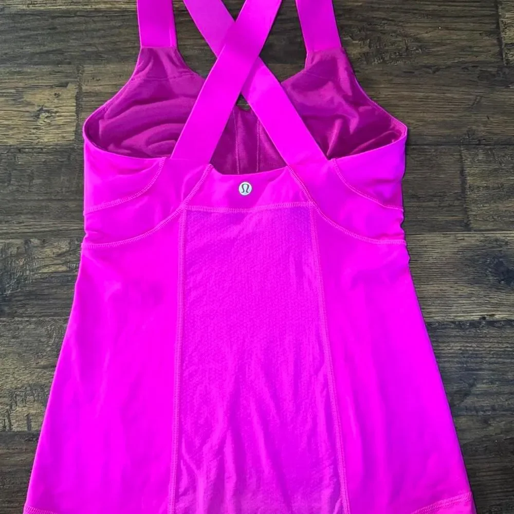 Lululemon Women's Pink Vest